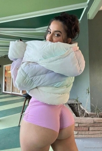 Hot **y lady active 24/7. Shower is available