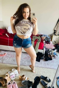 I’m available for ** ** and body massage text me on 4423202510 Snapchat  theresa_kent