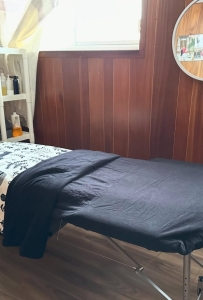 HI THIS IS TRACY LICENSED MASSAGE THERAPIST