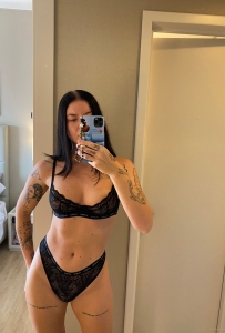 HMU NAUGHTY, CLEAN 100% VERIFIED ESCORT AND LICENSED MASSAGE THERAPIST