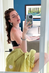 AVAILABLE FOR ** BODY MASSAGE AND HOOKUP 💦💦