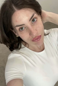 My name is kayla a certified professional massage therapist, i offered all kinds of body massage