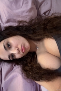 AVAILABLE FOR SWEET SESSIONS 😘🥰