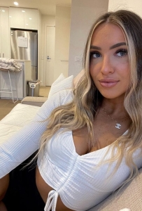 I AM A LICENSED MASSEUSE. I OFFER A FULL SENSUAL BODY MASSAGE AND ** MASSAGE