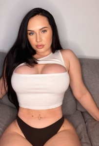 ITALIAN **Y LADY❤️🍒❤️‍🔥Ready for both incall or outcall🚘 service Nuru massage Bj 🍆👅🙈Anal **